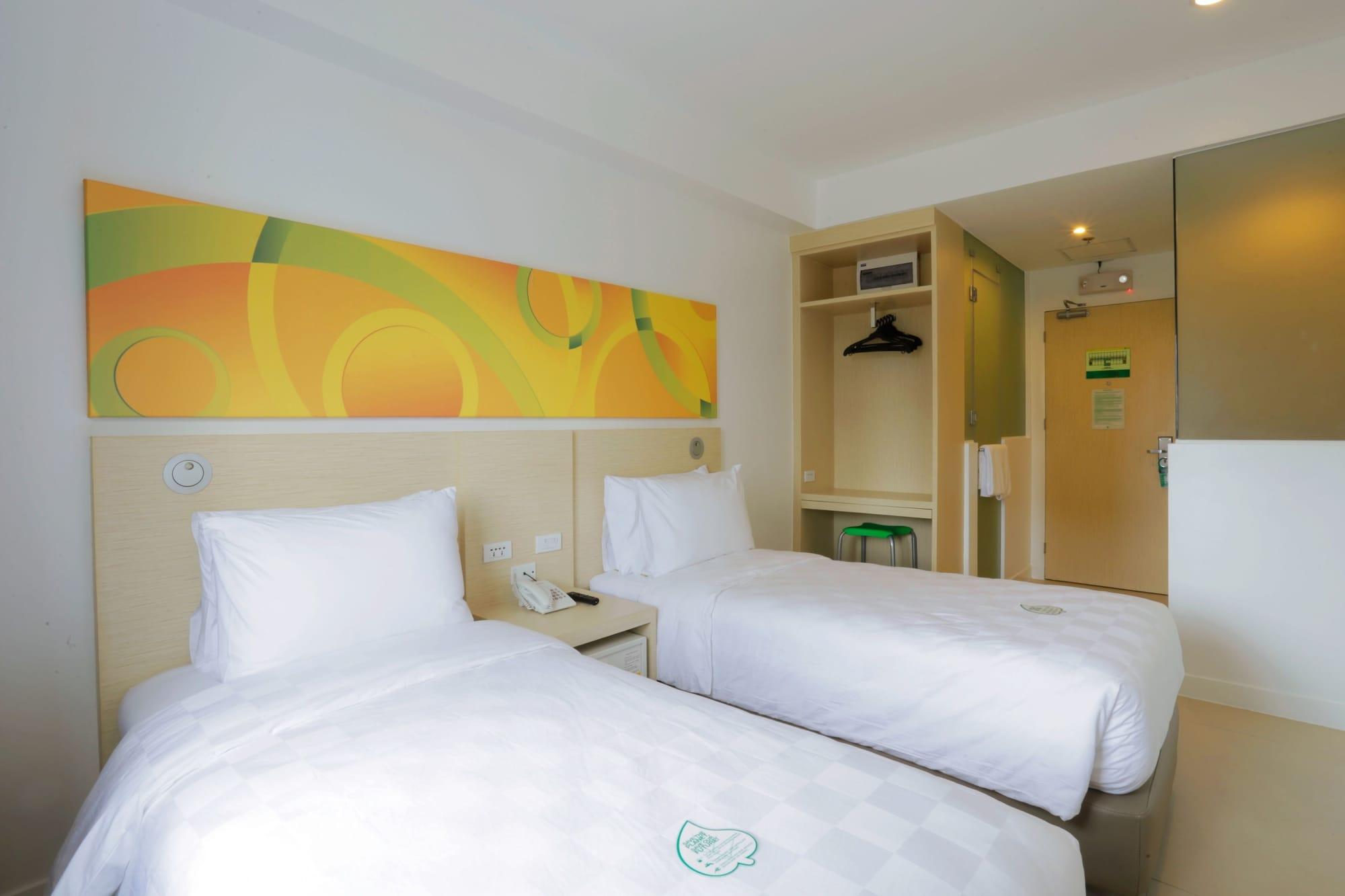 Go Hotels Timog Кесон-Сіті Екстер'єр фото
