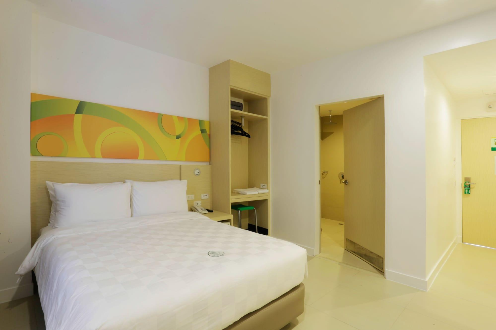 Go Hotels Timog Кесон-Сіті Екстер'єр фото