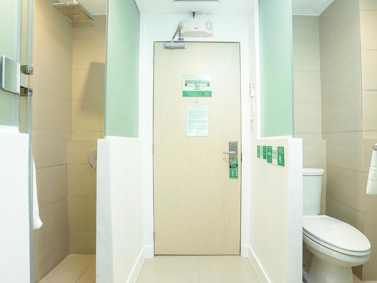 Go Hotels Timog Кесон-Сіті Екстер'єр фото