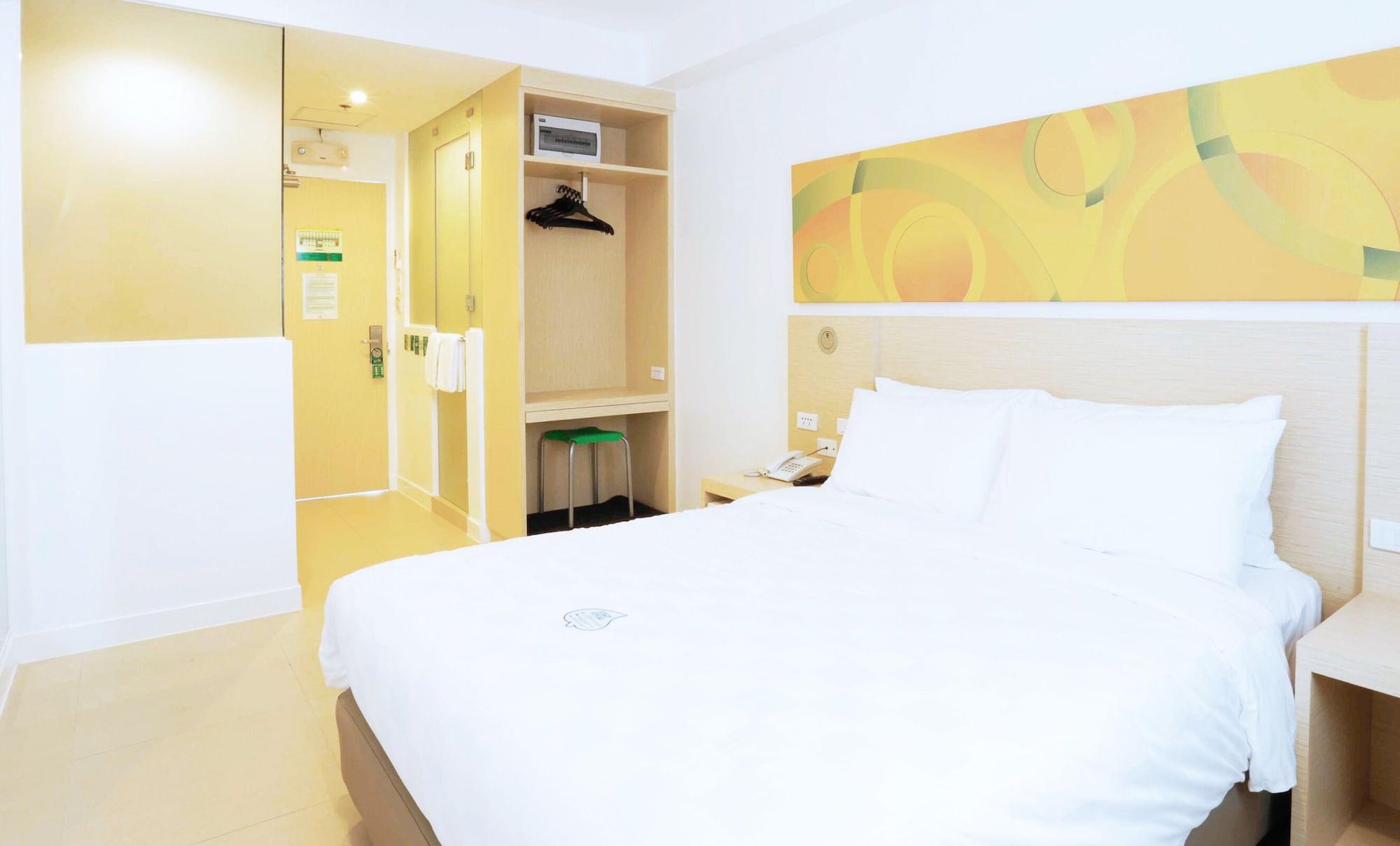 Go Hotels Timog Кесон-Сіті Екстер'єр фото