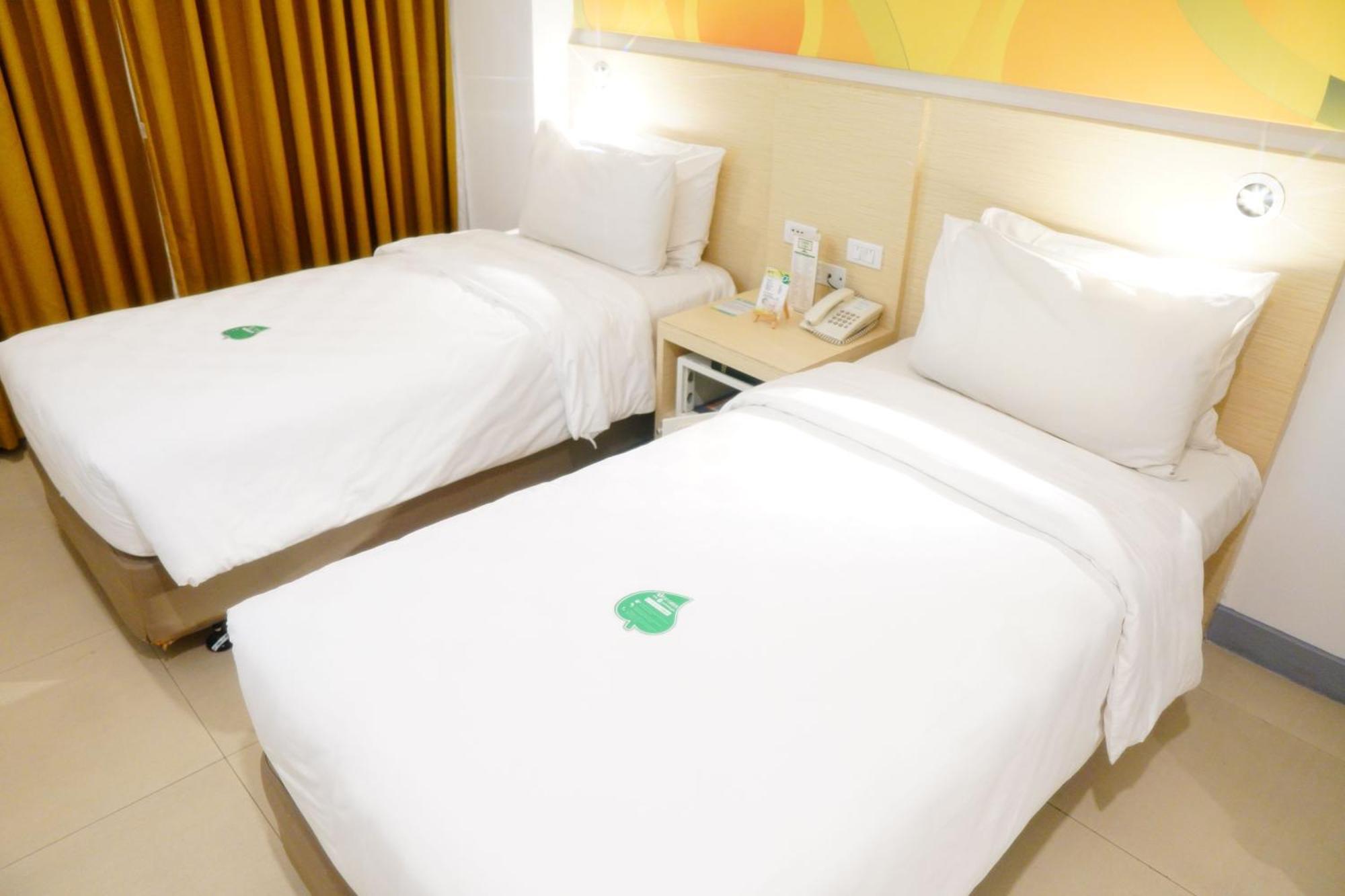 Go Hotels Timog Кесон-Сіті Екстер'єр фото